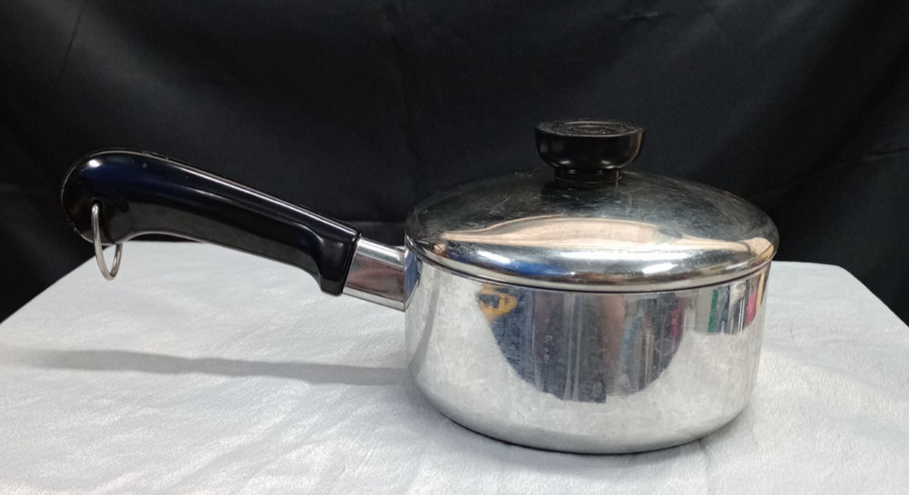 Revere Ware 1 Qt Stainless Steel Saucepan w/ Lid Used